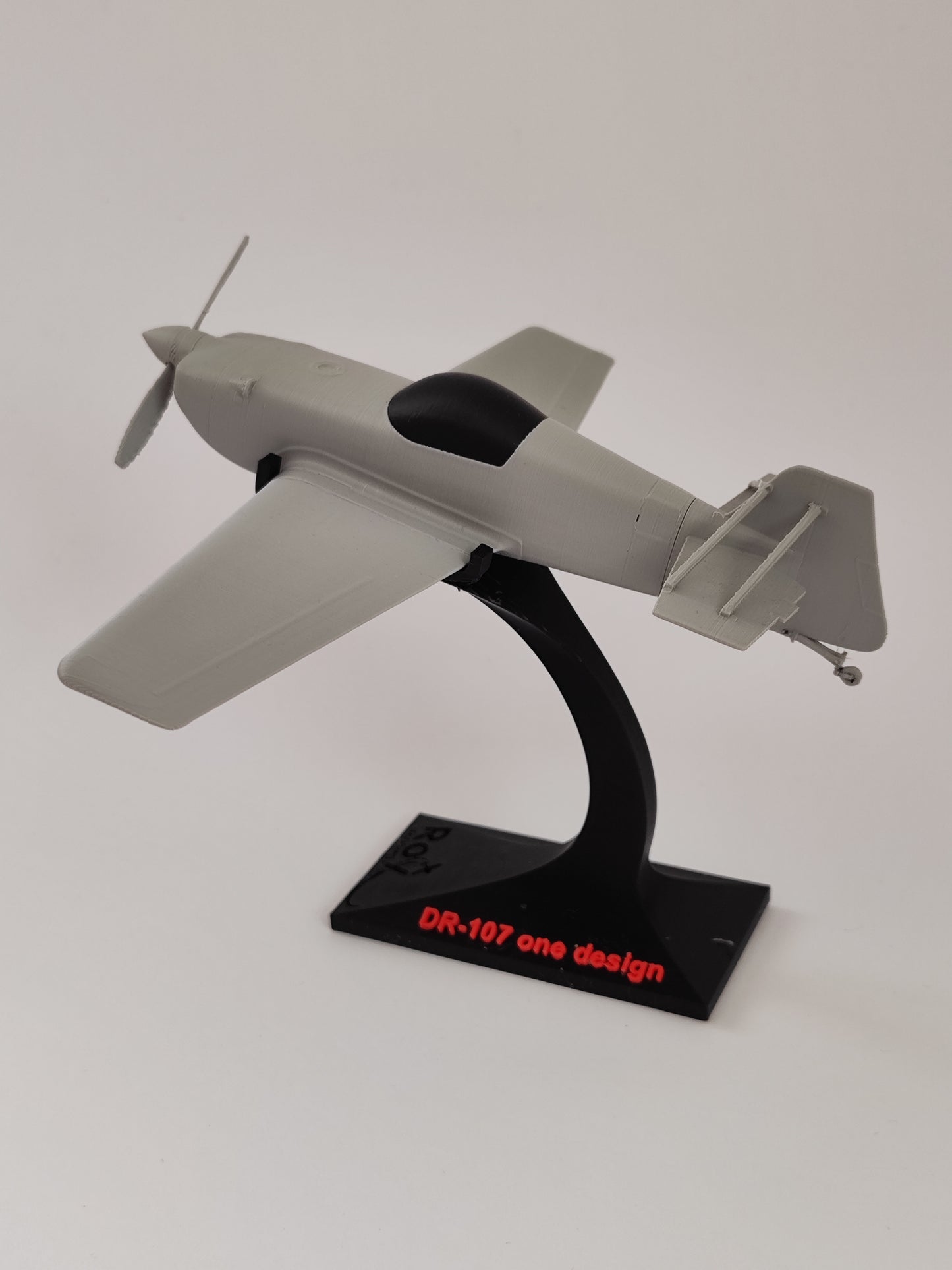 Assembled DR-107 miniature model – gray PLA edition by AeroRoy