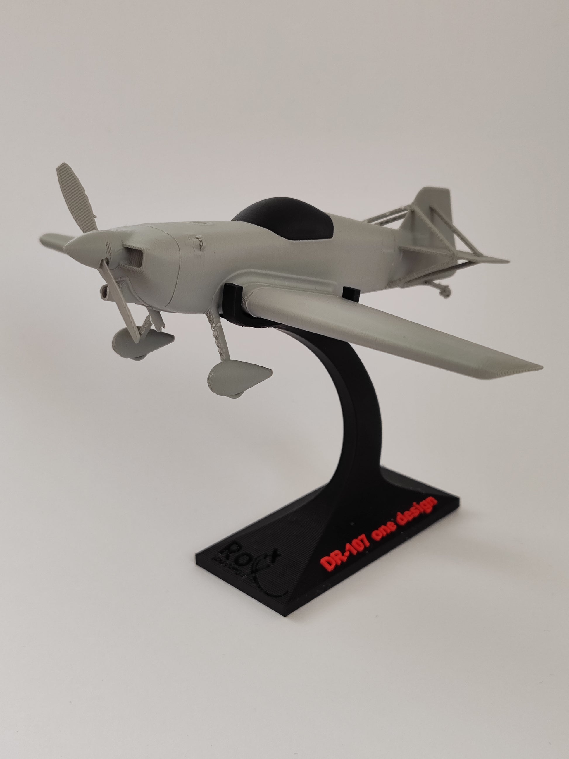 Assembled DR-107 miniature model – gray PLA edition by AeroRoy