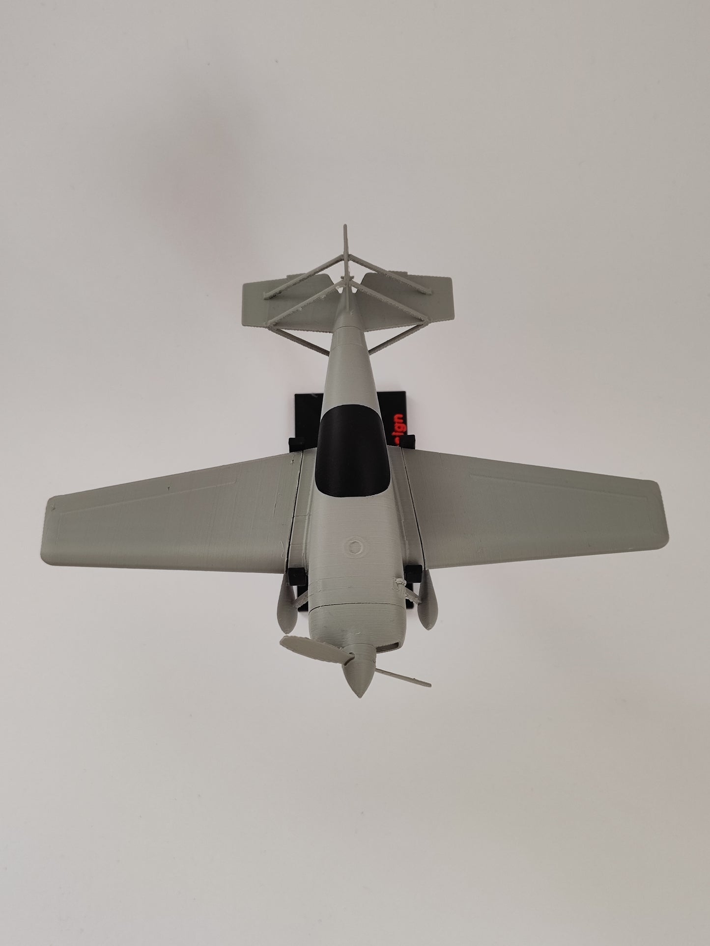 Assembled DR-107 miniature model – gray PLA edition by AeroRoy